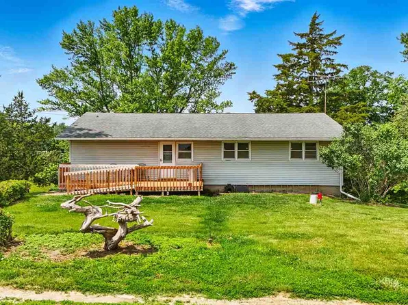 1690 330th St, Brighton, IA 52540