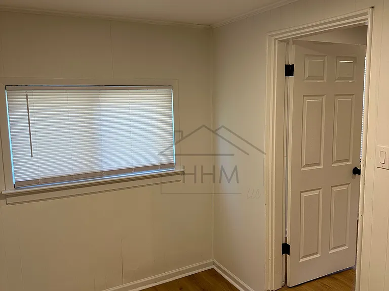 906 Hill Top Dr — Photo 5