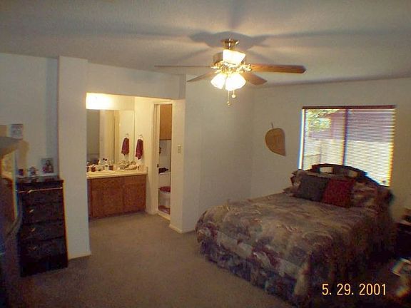 4th image of 805 Sunny Ln