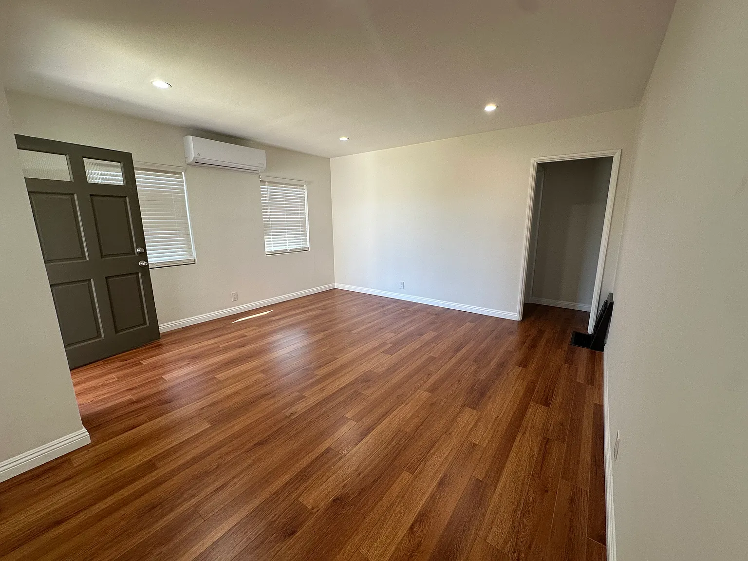 2 bed, 850 sqft, $2,650 — Photo 2