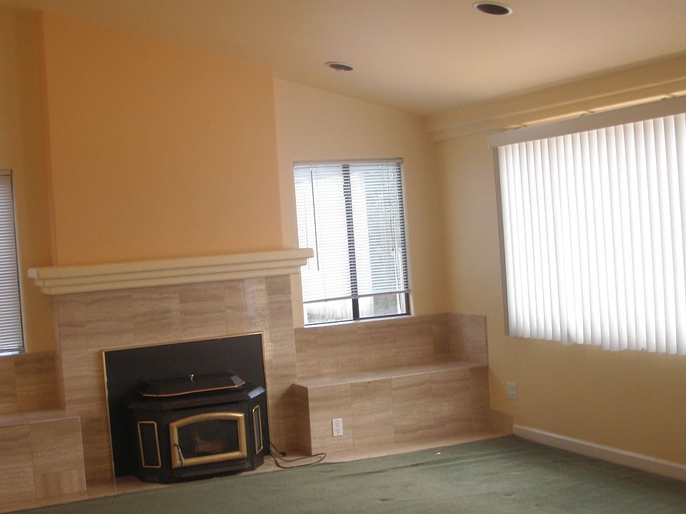 2nd image of 1964 Luxton St
