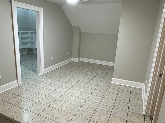 2nd image of 76 Washington Ave