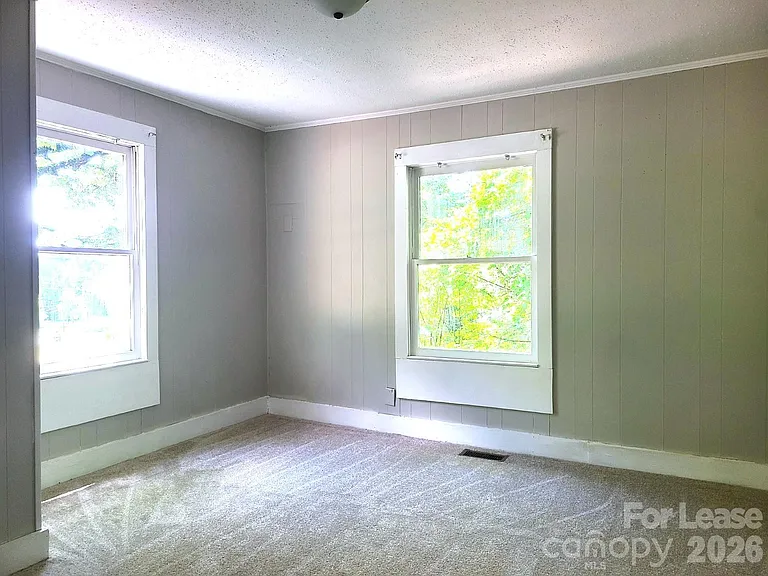 1502 Duncan Dr — Photo 5