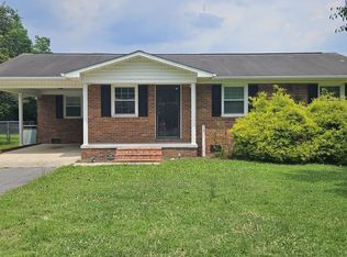 303 Dixie Cir, Clinton, NC 28328