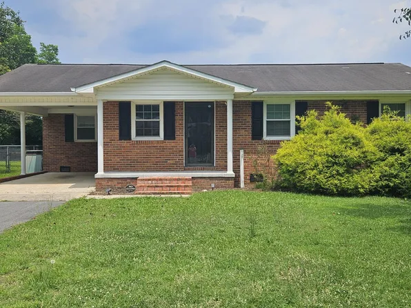 303 Dixie Circle, Clinton, NC 28328