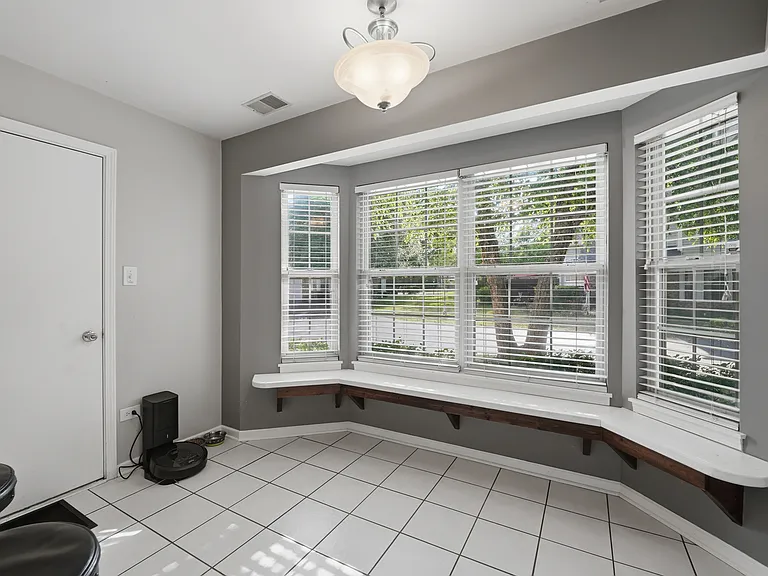 13920 S Cambridge Cir — Photo 12