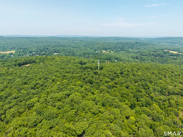Maple Avenue West, Haddam, CT 06438