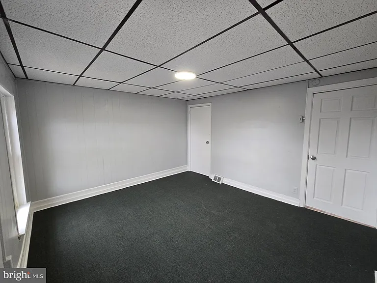 814 Upland St — Photo 11