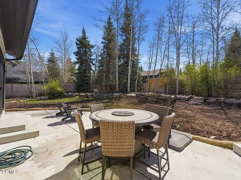 1503 Willow Loop — Photo 49