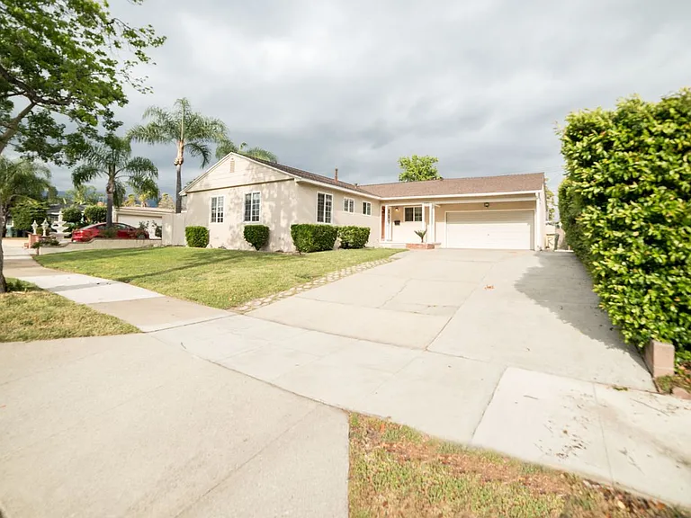 2958 Gramercy St — Photo 25