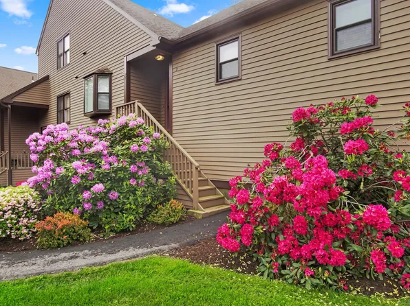 2 Fallsbrook Circle #2, Monroe, CT 06468