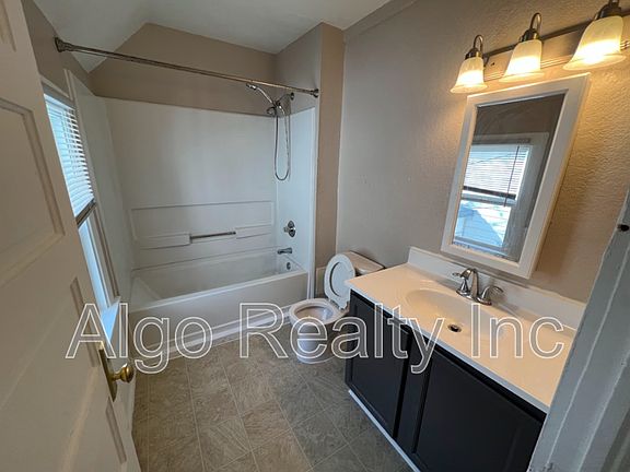3rd image of 1040 Jessie St #2
