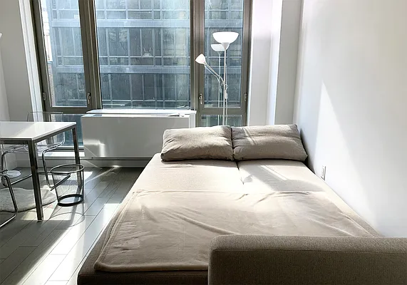 Rented by Dynamik Realty | media 25