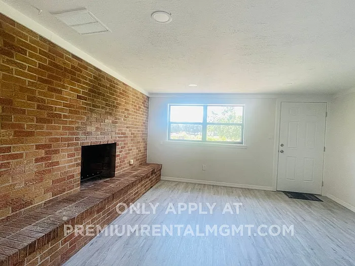 703 Gotts Rd — Photo 4