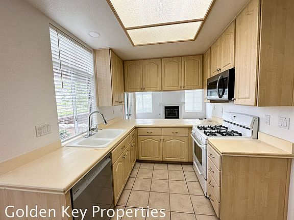 5th image of 3591 Cameo Dr Unit 12