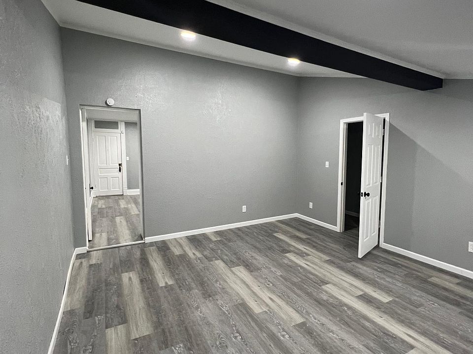1st image of 121 W Madison St #2