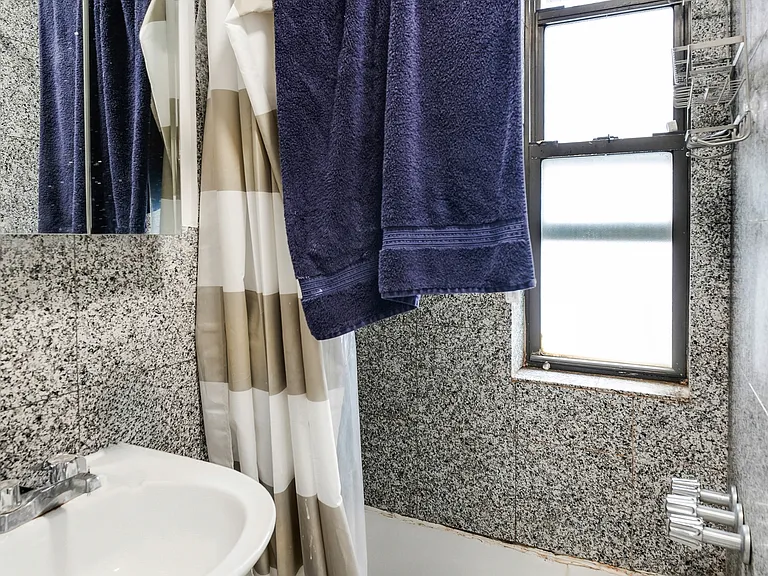 214 E 82nd St #27 — Photo 6