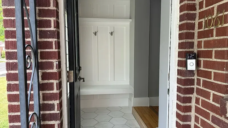 4 bed, 1933 sqft, $2,300 — Photo 2