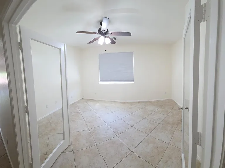 1828 E Beverly Rd — Photo 12