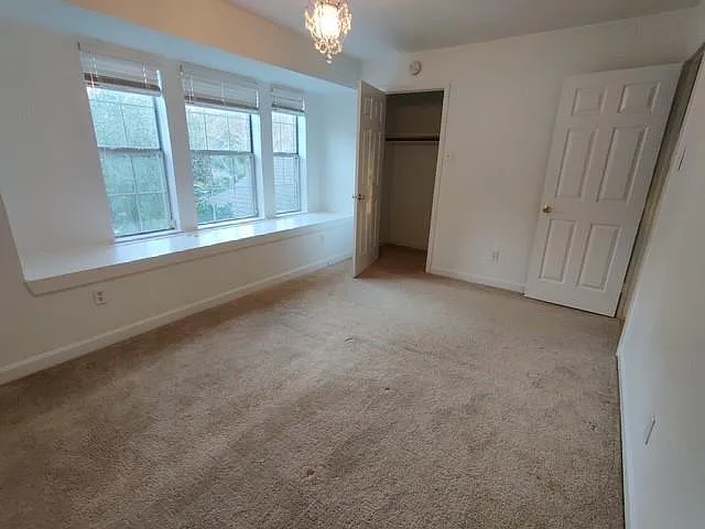 101 Yewleaf Dr — Photo 8