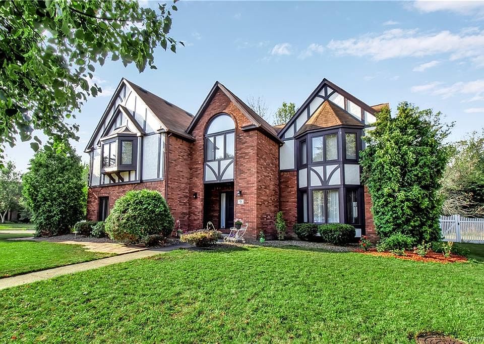 1st image of 9 Mount Holyoke Ct