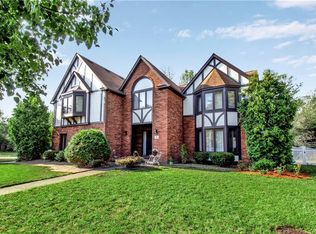 9 Mount Holyoke Ct, Getzville, NY 14068