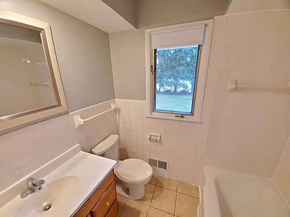 5th image of 15610 Gleason Lake Dr