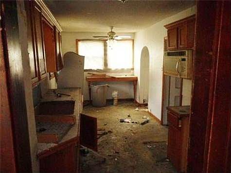 4th image of 2542 Quincy St