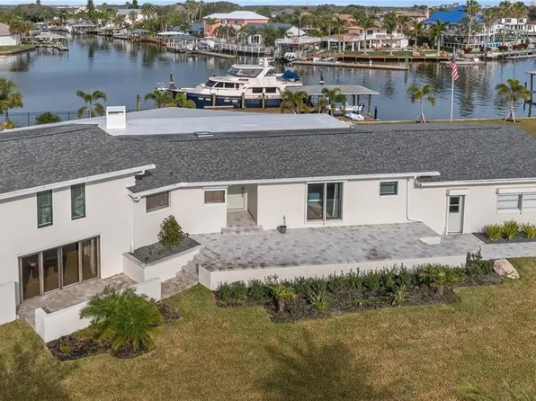 102 E Circle Dr, New Smyrna Beach, FL 32169