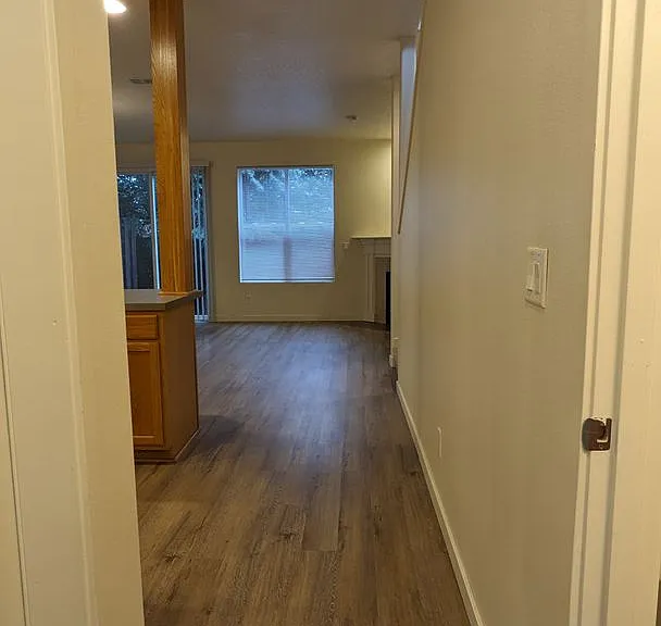 Halsey East Townhomes — Photo 50