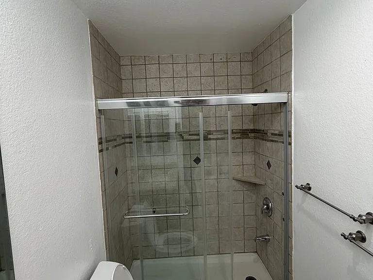 453 Ivy St — Photo 59