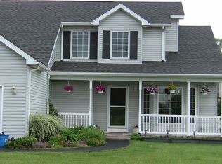 7993 Simms Rd, Lockport, NY 14094