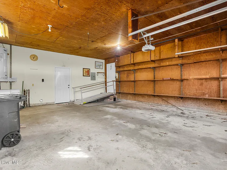 609 Edgehill Rd — Photo 28