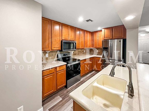 3rd image of 9297 Aegean Cir