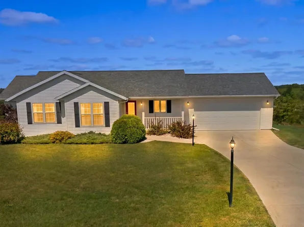 W5364 Windmill Ridge Rd, New Glarus, WI 53574