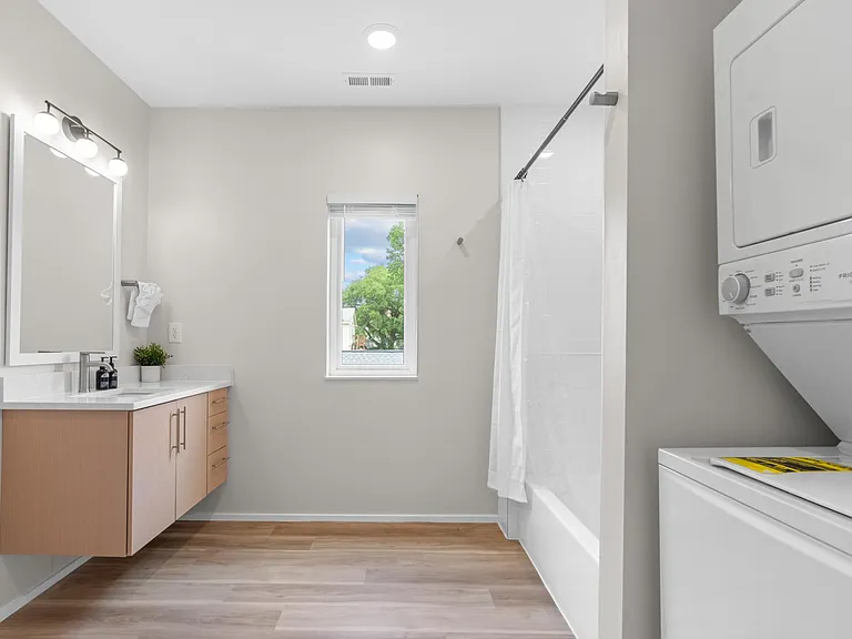 547 Winton Ter NE #1C — Photo 23