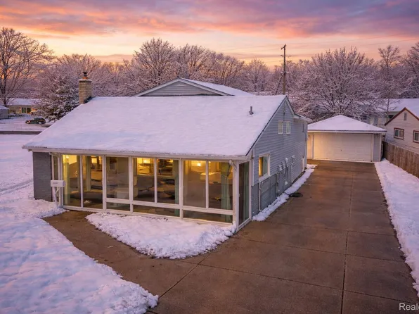 36426 Weideman St, Clinton Township, MI 48035