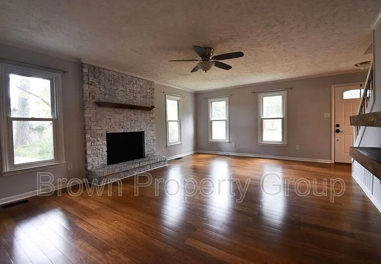 5804 Norman Pl — Photo 5