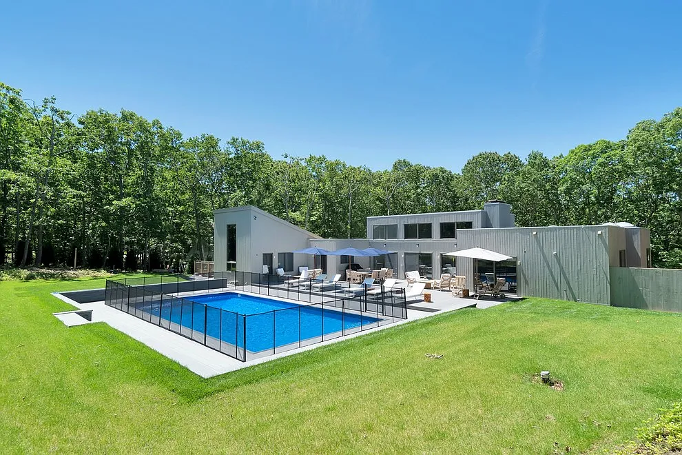 Renovated Modern Close to All — Photo 2