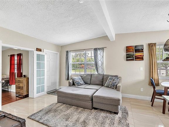 3rd image of 4720 NE 14th Avenue