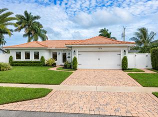979 SW 13th Dr, Boca Raton, FL 33486