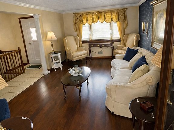 4th image of 4018 Firethorn Dr
