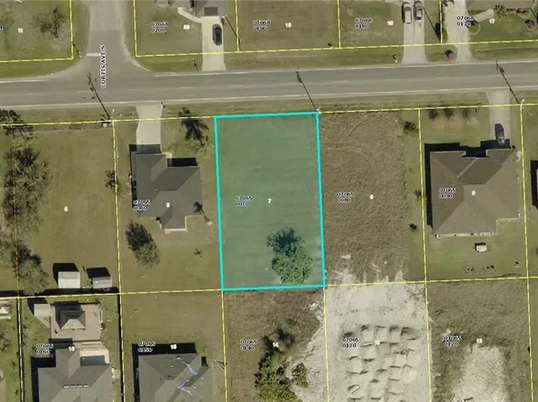 4007 8th St SW, Lehigh Acres, FL 33976