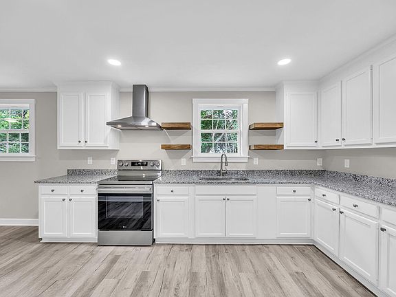 3rd image of 501 Warren St