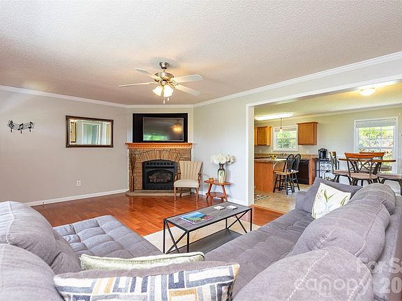 5th image of 25 Inglescott Way