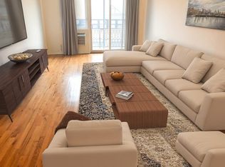 2515 35th St FLOOR 3, Astoria, NY 11103