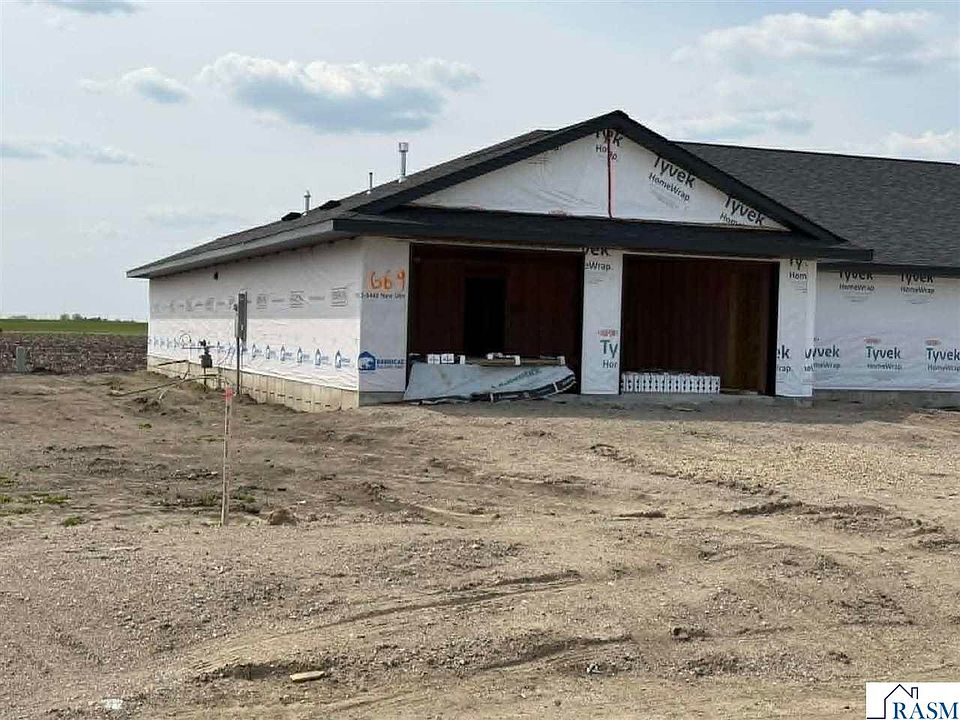 1st image of 669 Waraju Ave