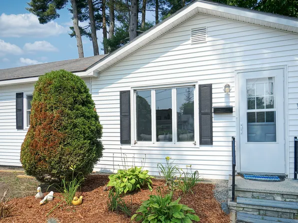 22 16th St, Old Orchard Beach, ME 04064