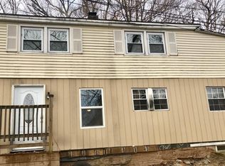19 Ledge Ct, Clinton, MA 01510