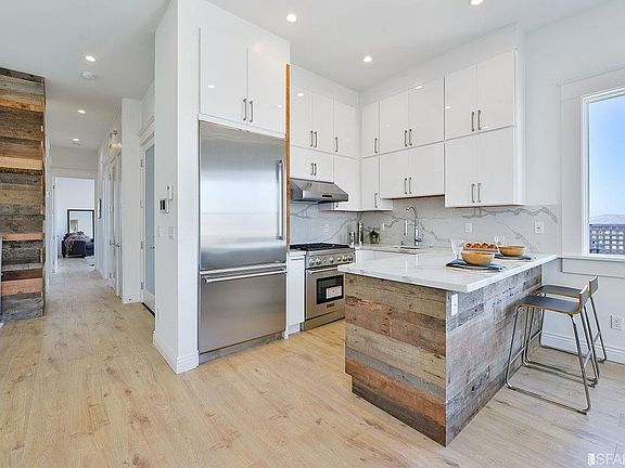 4th image of 15 Wetmore St #15